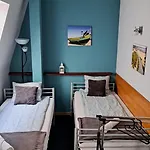 منزل للإقامة 20 *