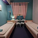 منزل للإقامة 20 *