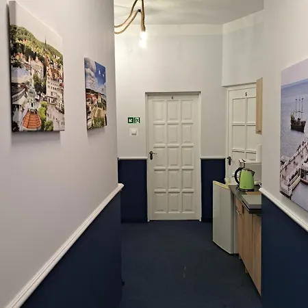 Проживання в сім'ї 20 *